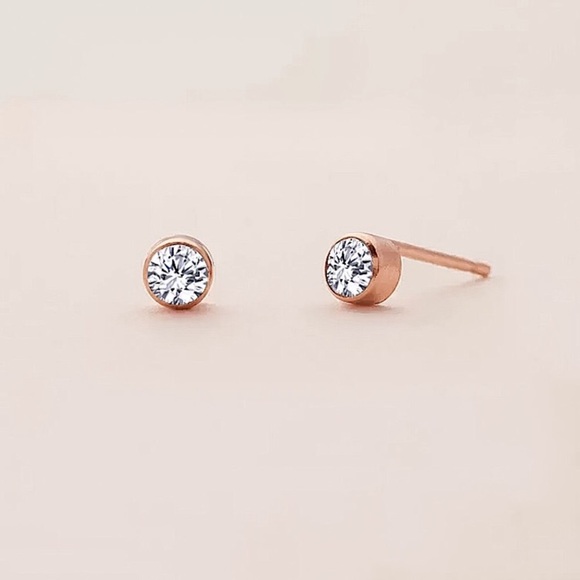🔵𝟲𝟱%𝗢𝗙𝗙 𝗯𝘂𝗻𝗱𝗹𝗲𝘀 𝟯+🔵 NEW Bezel Rhinestone Stainless Steel Studs - Picture 7 of 16